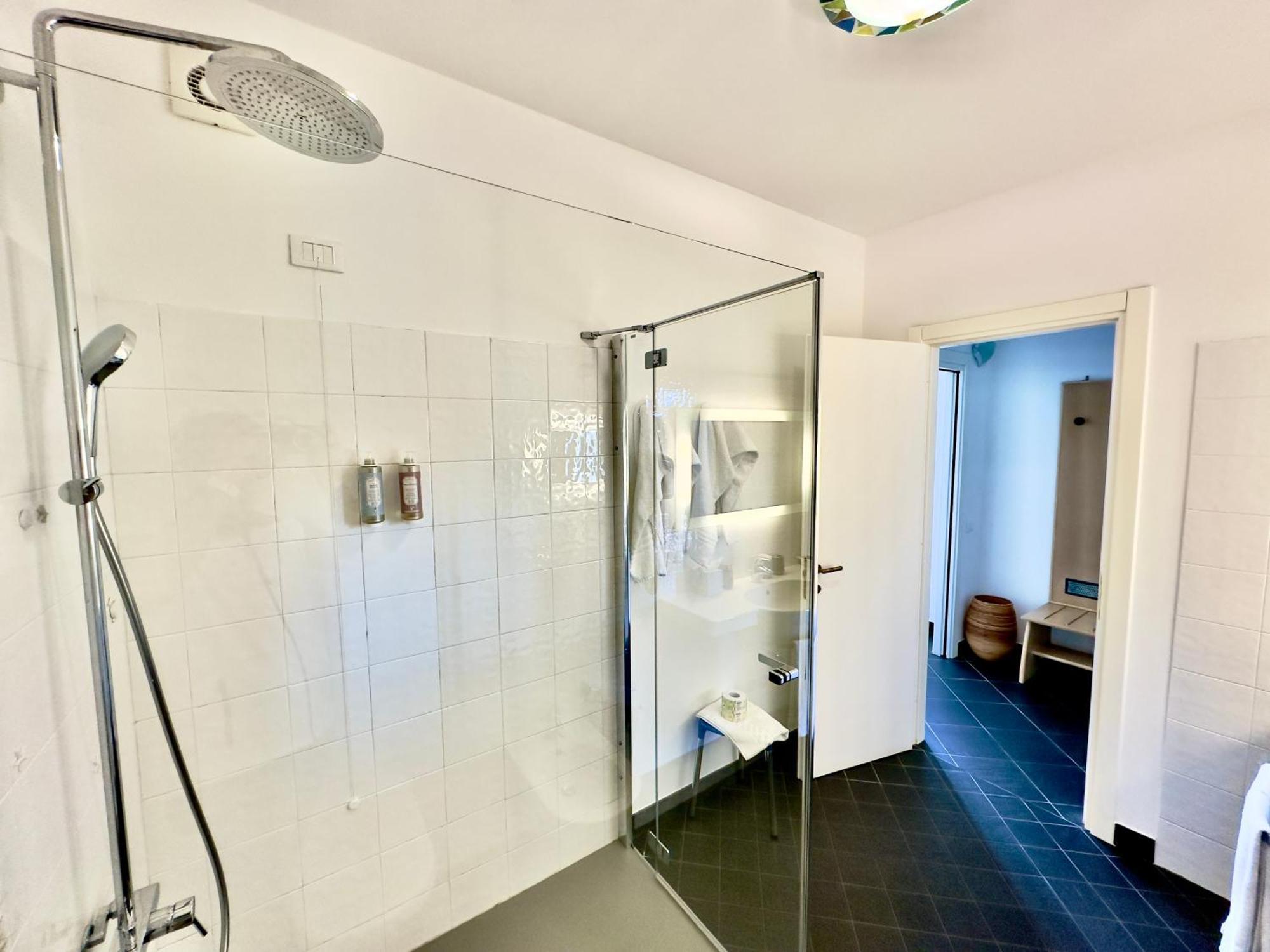 Apart-hotel Cinqueterre 4*